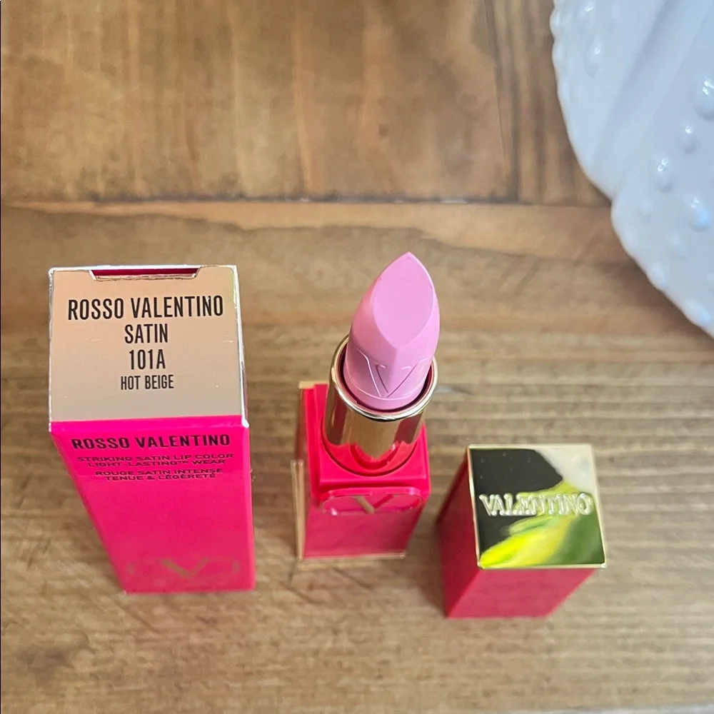 Valentino Rosso Valentino Satin Lipstick — 101A Hot Beige - Picture 2 of 5